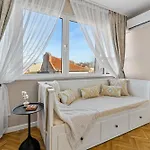 Apartment Kapana - A 106m2 Flat Right On The Pedestrian Street *