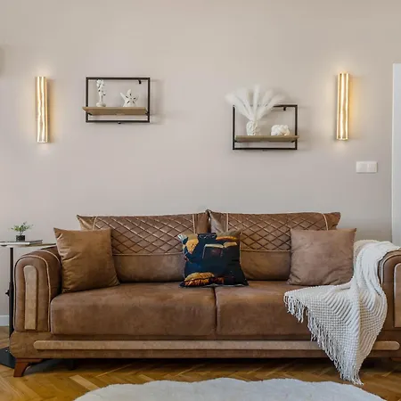 Apartment Kapana - A 106m2 Flat Right On The Pedestrian Street Plowdiw