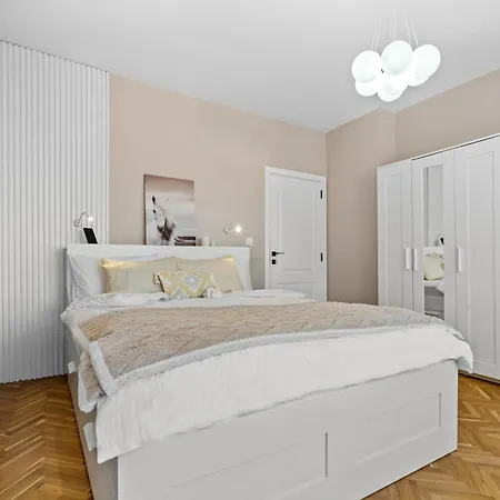 Kapana - A 106m2 Flat Right On The Pedestrian Street Apartment *