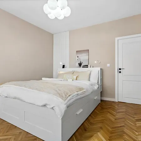 Apartment Kapana - A 106m2 Flat Right On The Pedestrian Street *